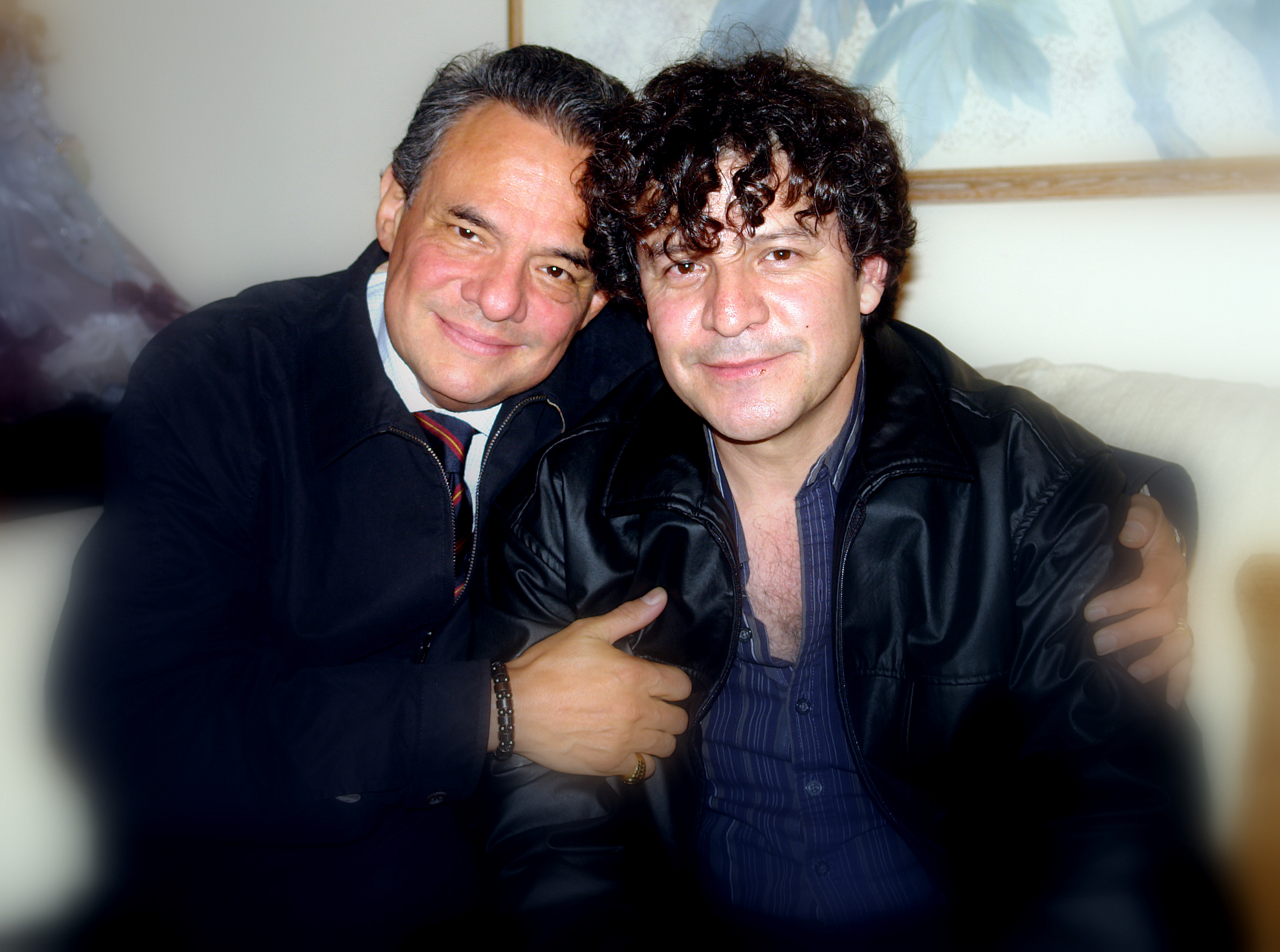 El abrazo de Jos&eacute; Jos&eacute; &mdash; Ra&uacute;l Martell